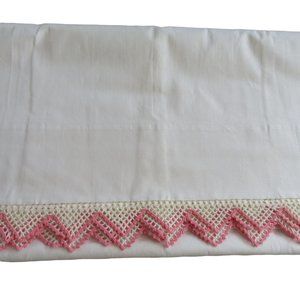 Vintage Embroidery Crocheted Pillowcases Pair of 2 Standard Pink White New